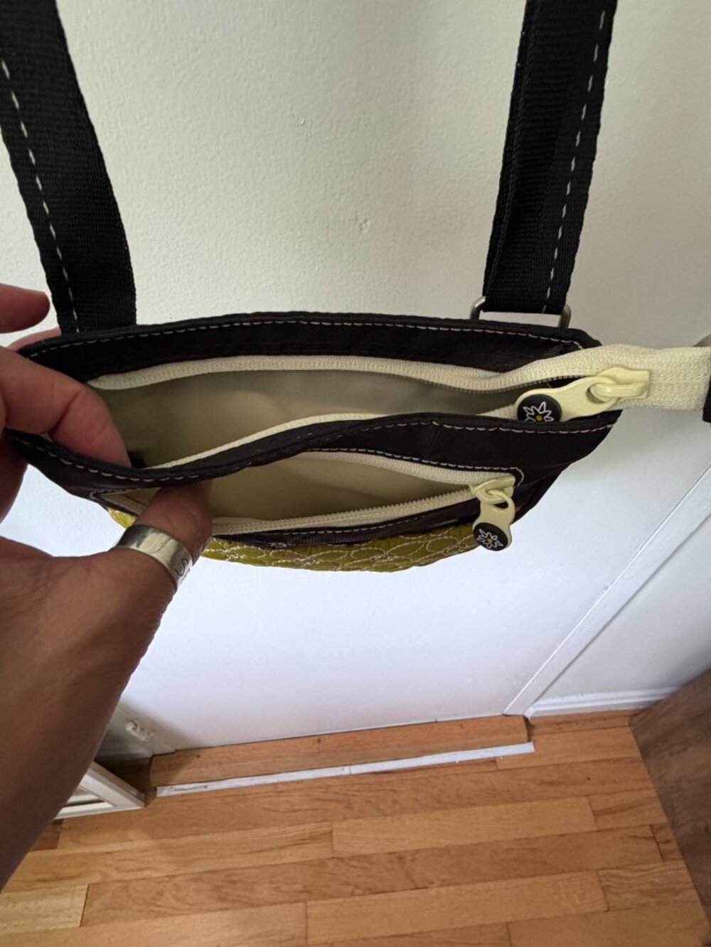 Shoulder bag - Picture 3 of 3